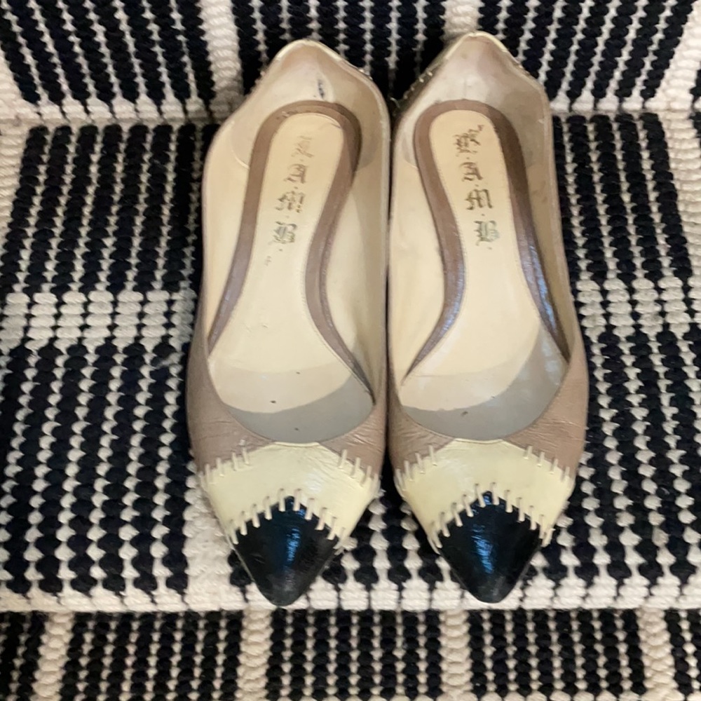 L.AM.B.  tri colour pointed toe flats with stitching. Size 7.5
